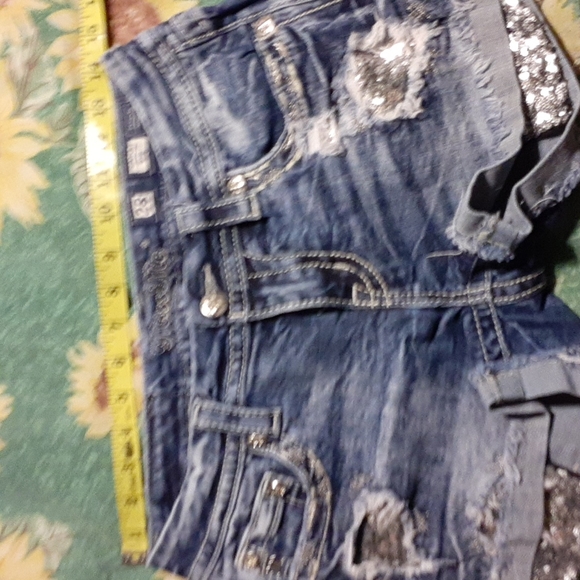 Miss Me Embellished silver shorts size 28 - Picture 7 of 10